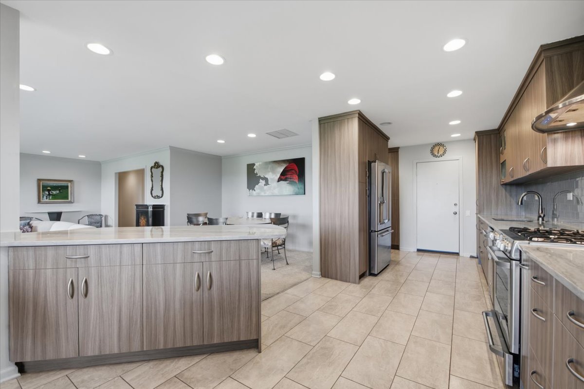 3810 Mission Hills Road, Unit 505 Northbrook, IL 60062 - Photo 10 of 21
