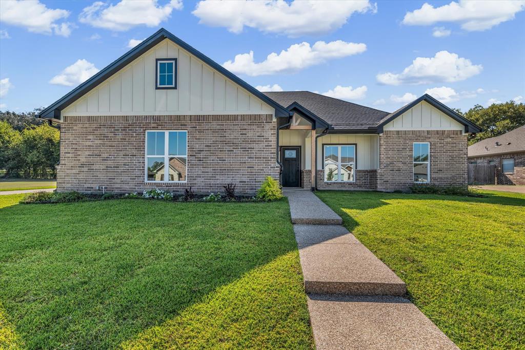 308 Crye Circle Robinson, TX 76706 - Photo 2 of 37 a front view of house with yard and green space
