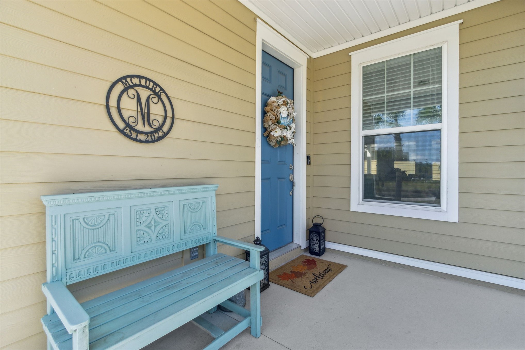 213 Daydream Avenue Yulee, FL 32097 - Photo 2 of 40 a view of a hallway with entryway