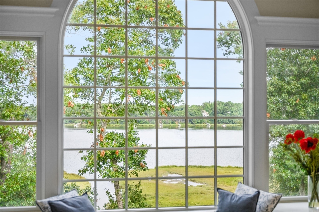 55 Shoestring Bay Road Mashpee, MA 02649 - Photo 14 of 25