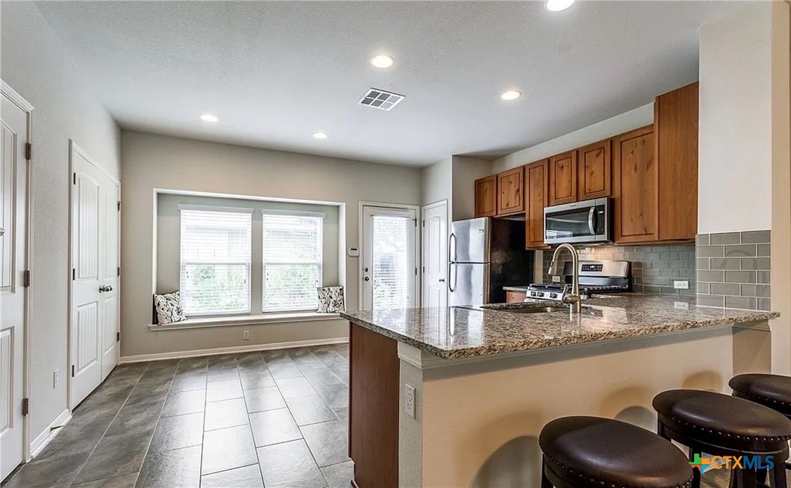 159 Wainscot Oak Way San Marcos, TX 78666 - Photo 3 of 18