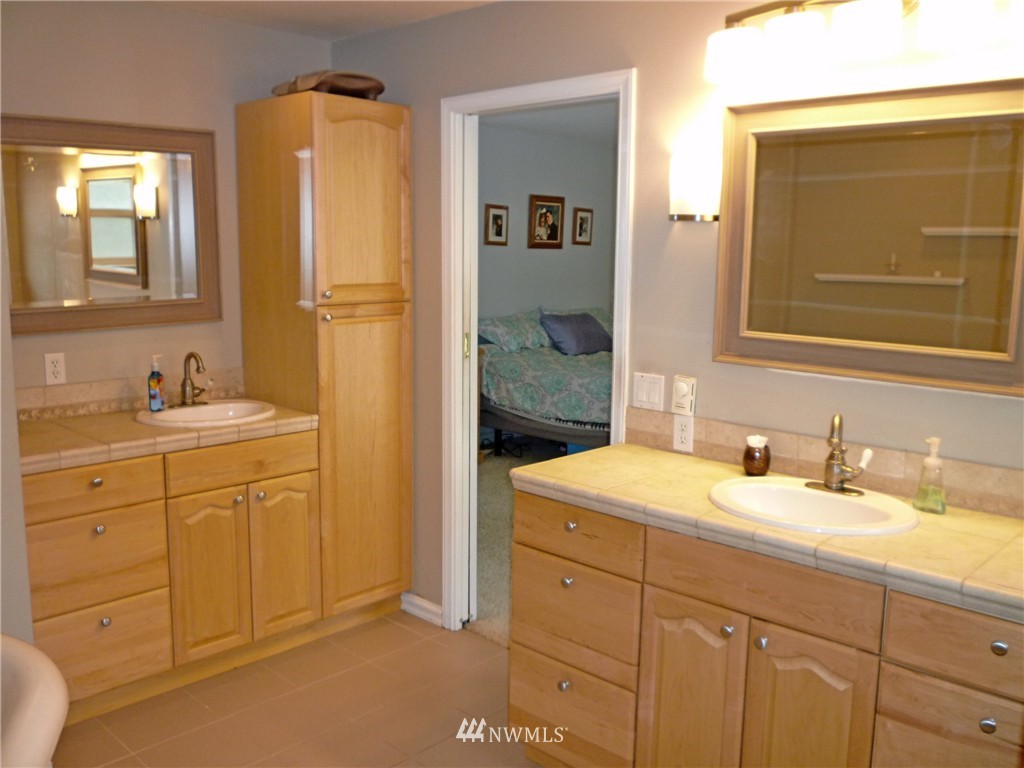 263 West Bartlett Road Lynden, WA 98264 - Photo 17 of 25