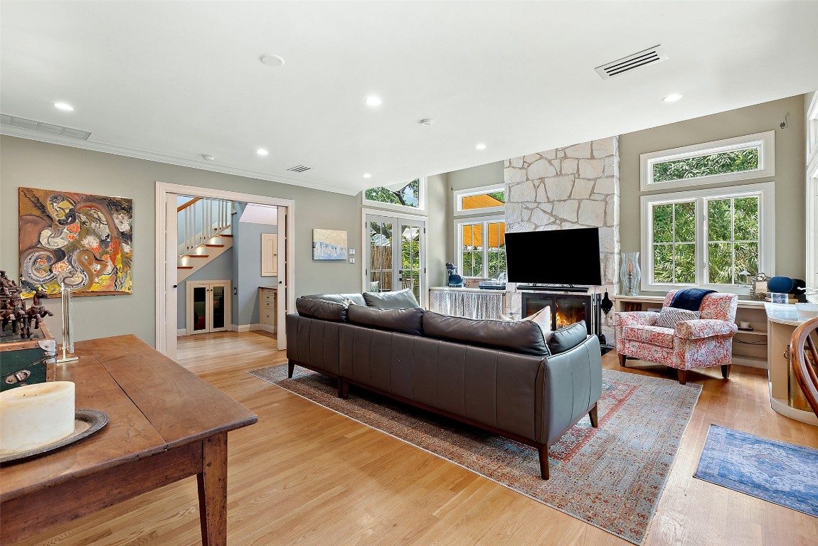 2208 Mountain View Road Austin, TX 78703 - Photo 15 of 39 a living room with furniture and a flat screen tv