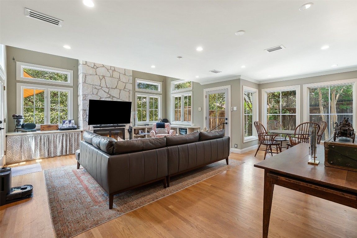 2208 Mountain View Road Austin, TX 78703 - Photo 16 of 39 a living room with furniture and a flat screen tv