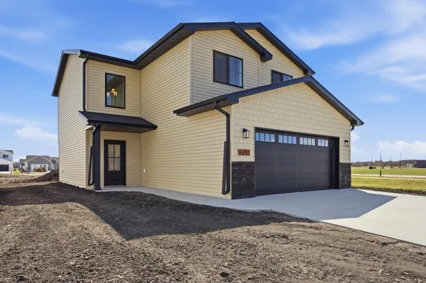 $334,500 | 6292 85th Avenue South, Horace, ND 58047