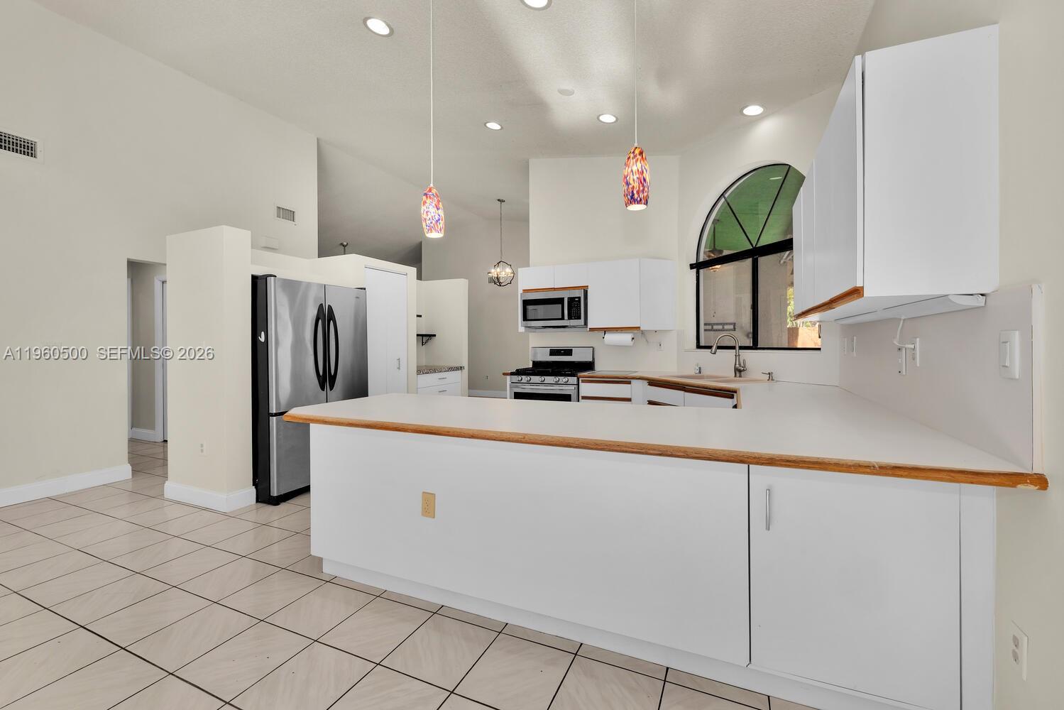 10635 Southwest 158th Place Miami, FL 33196 - Photo 12 of 29