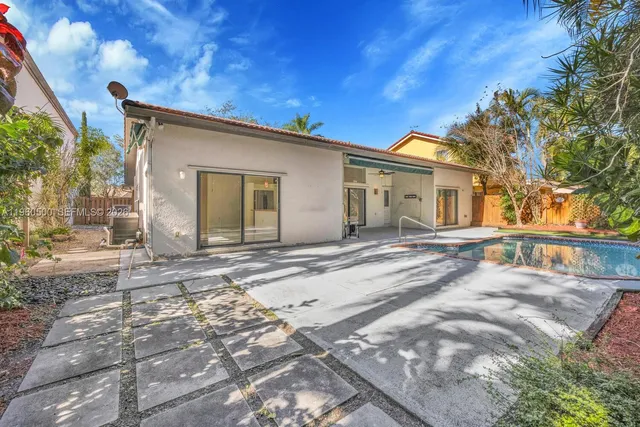 $675,000 | 10635 Southwest 158th Place, Miami, FL 33196