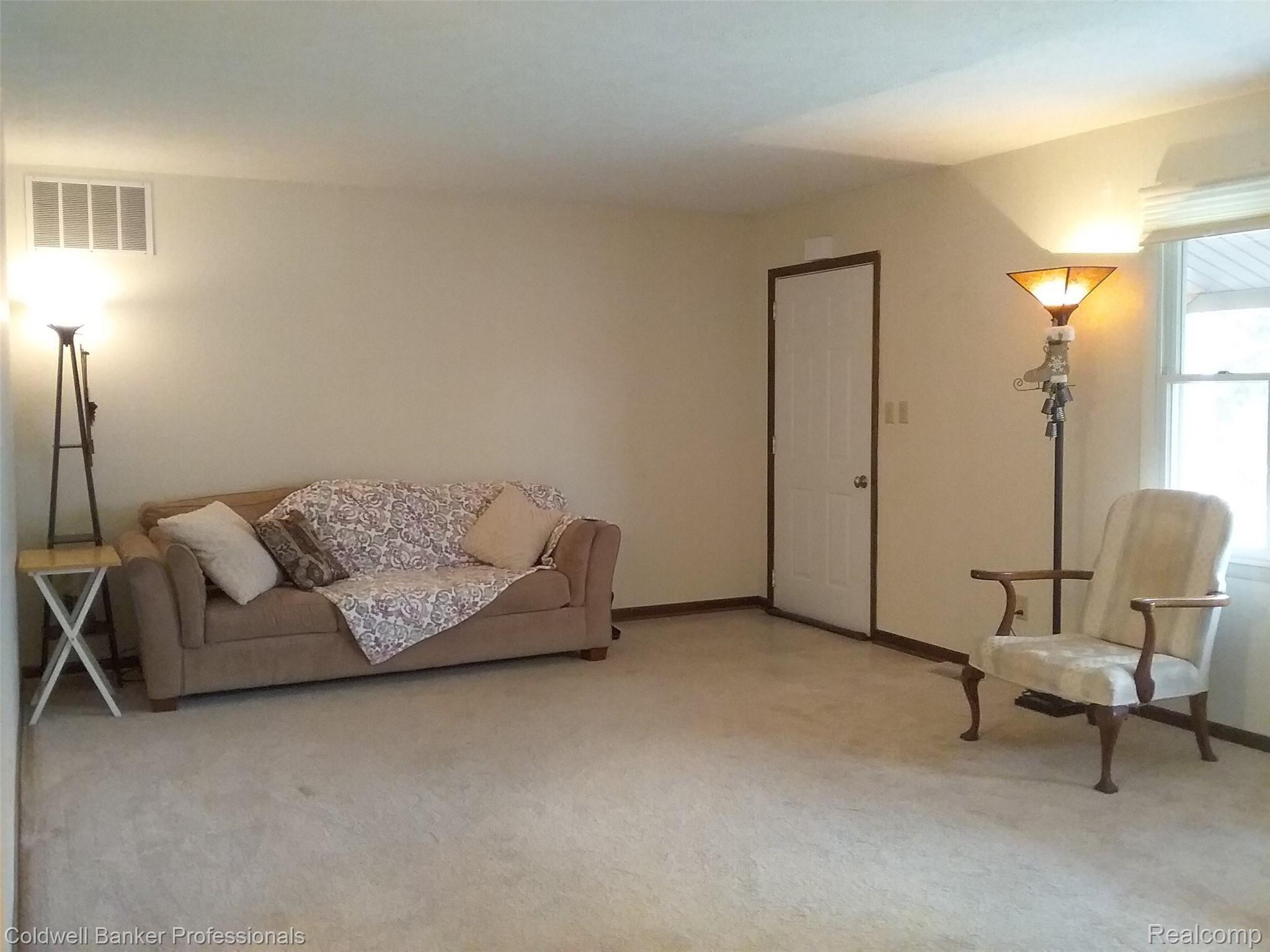 7595 South Gale Road Morrice, MI 48857 - Photo 5 of 27 20191125_142753.jpg