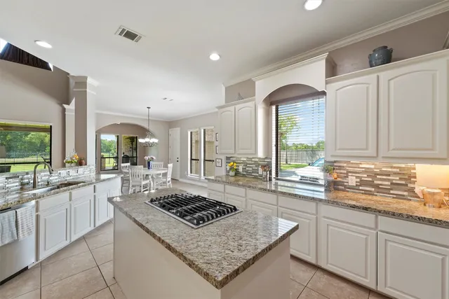 $883,500 | 3100 Richard Lane, Friendswood, TX 77546