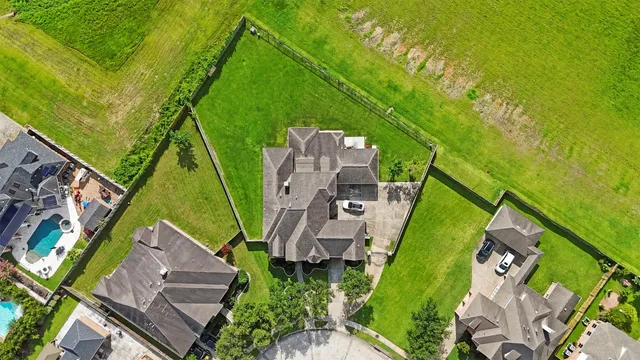 $883,500 | 3100 Richard Lane, Friendswood, TX 77546