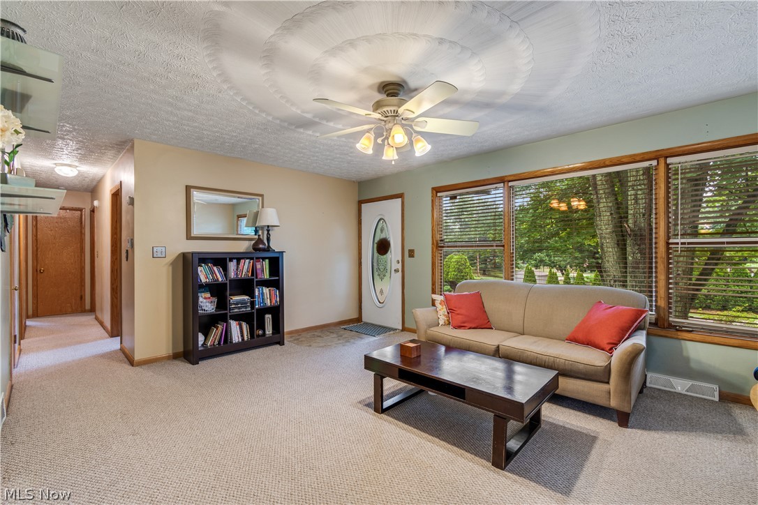 4693 Mars Road Uniontown, OH 44685 - Photo 5 of 28 Gallery Image 5