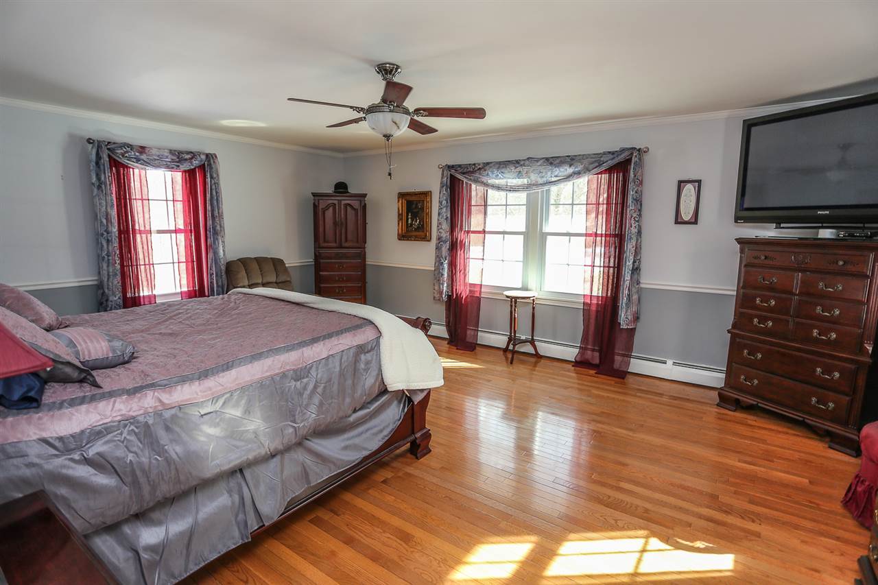 2 Meadowcrest Road Hooksett, NH 03106 - Photo 21 of 39