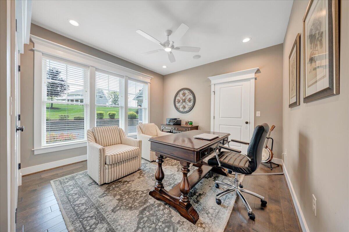 290 Sunset Pointe Drive Moneta, VA 24121 - Photo 23 of 68 033-MIB02687
