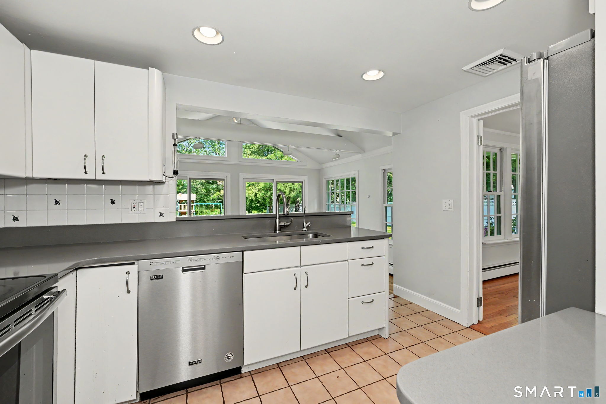 349 Ponus Ridge Road New Canaan, CT 06840 - Photo 3 of 27