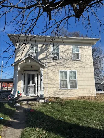 $111,000 | 104 East Colt Street, Windsor, MO 65360