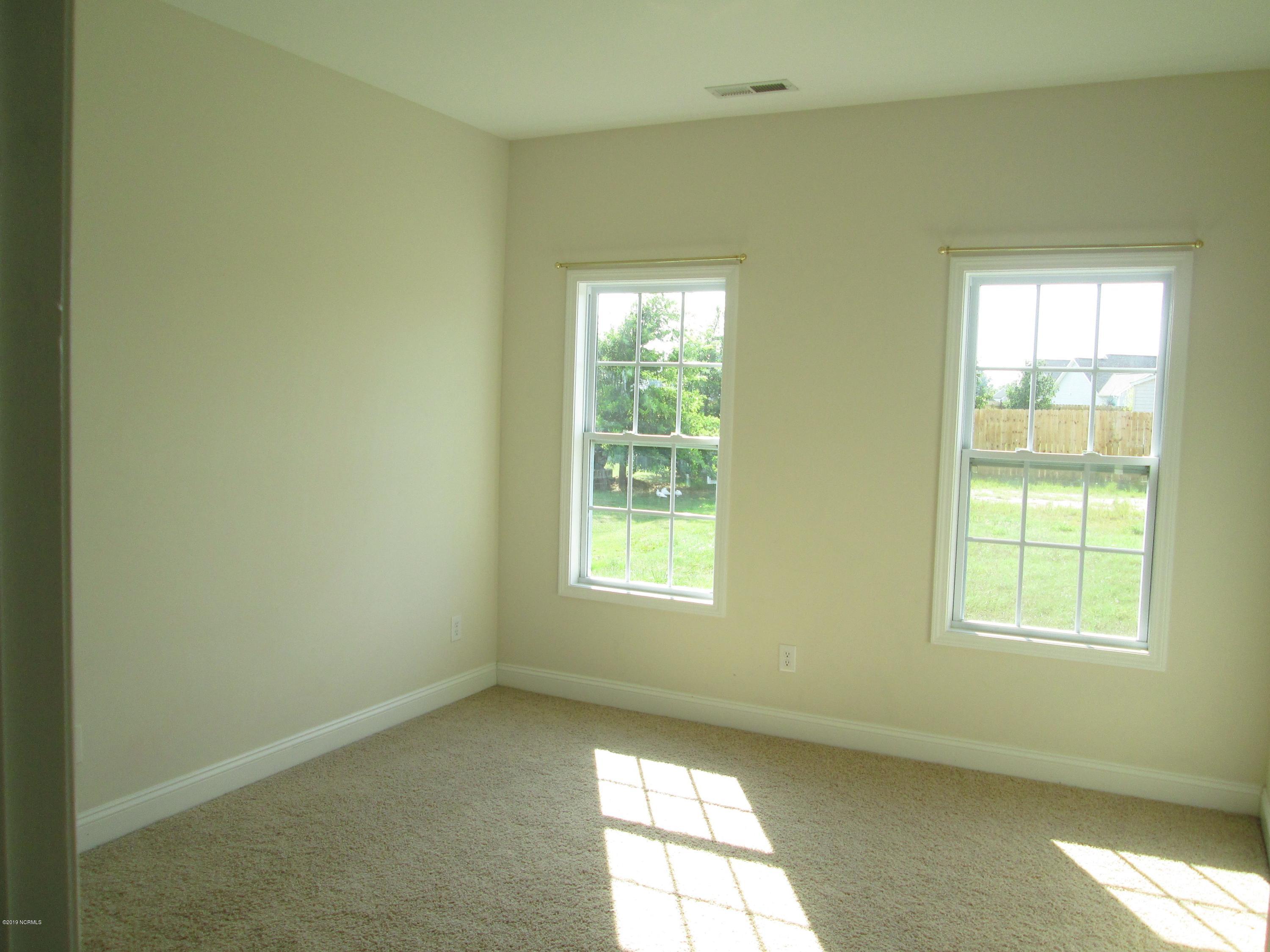211 Emerald Ridge Road Jacksonville, NC 28546 - Photo 11 of 17 IMG_8142