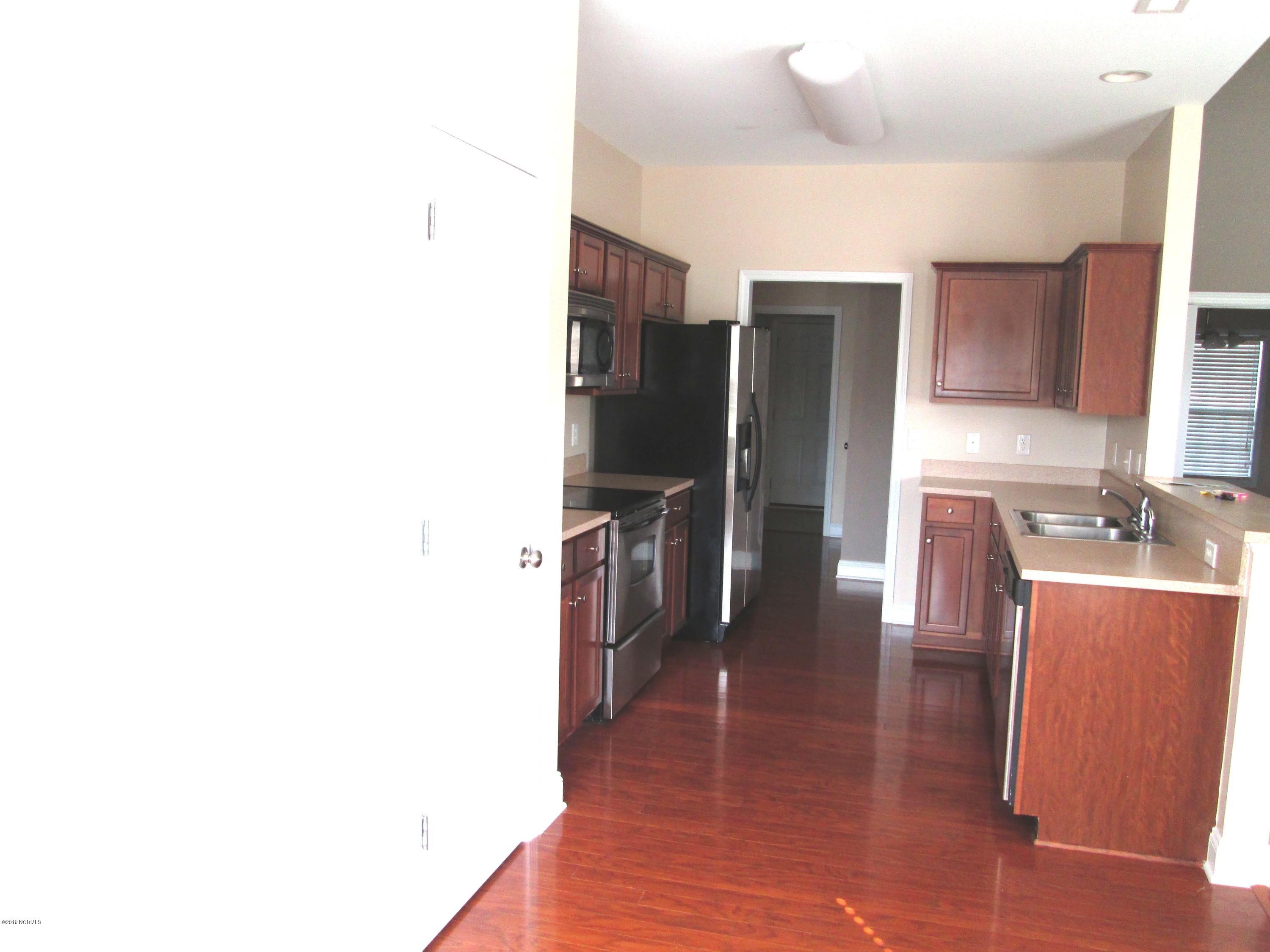 211 Emerald Ridge Road Jacksonville, NC 28546 - Photo 6 of 17 IMG_8131