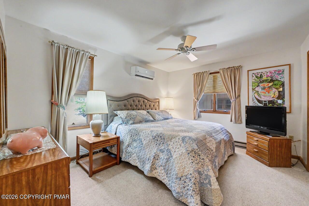1146 Deer Trail Road Pocono Pines, PA 18350 - Photo 11 of 21 1st Floor Bedroom