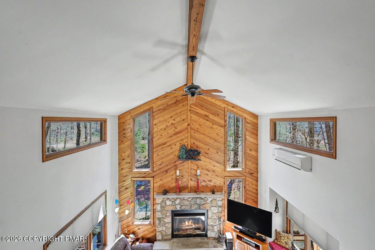 1146 Deer Trail Road Pocono Pines, PA 18350 - Photo 16 of 21 Great Room