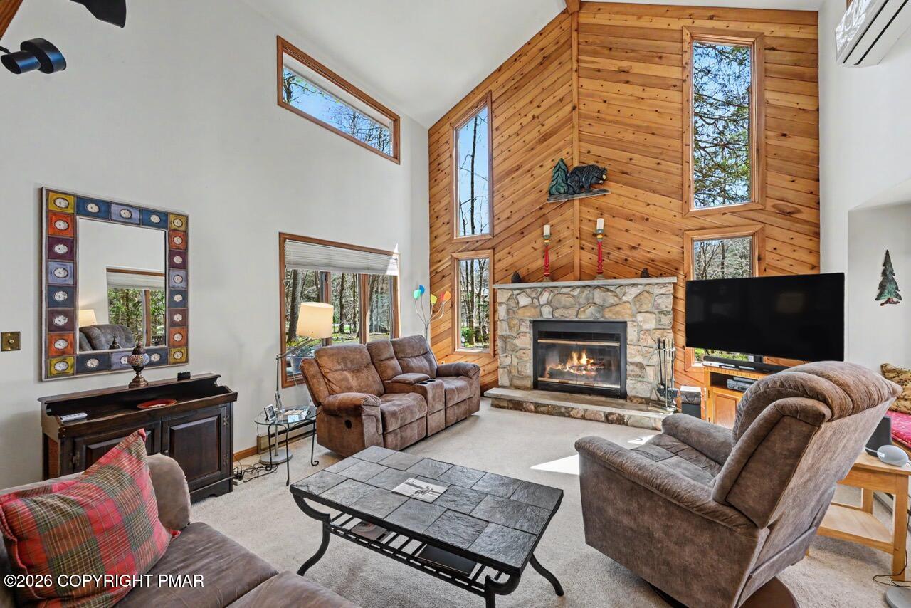 1146 Deer Trail Road Pocono Pines, PA 18350 - Photo 2 of 21 Great Room