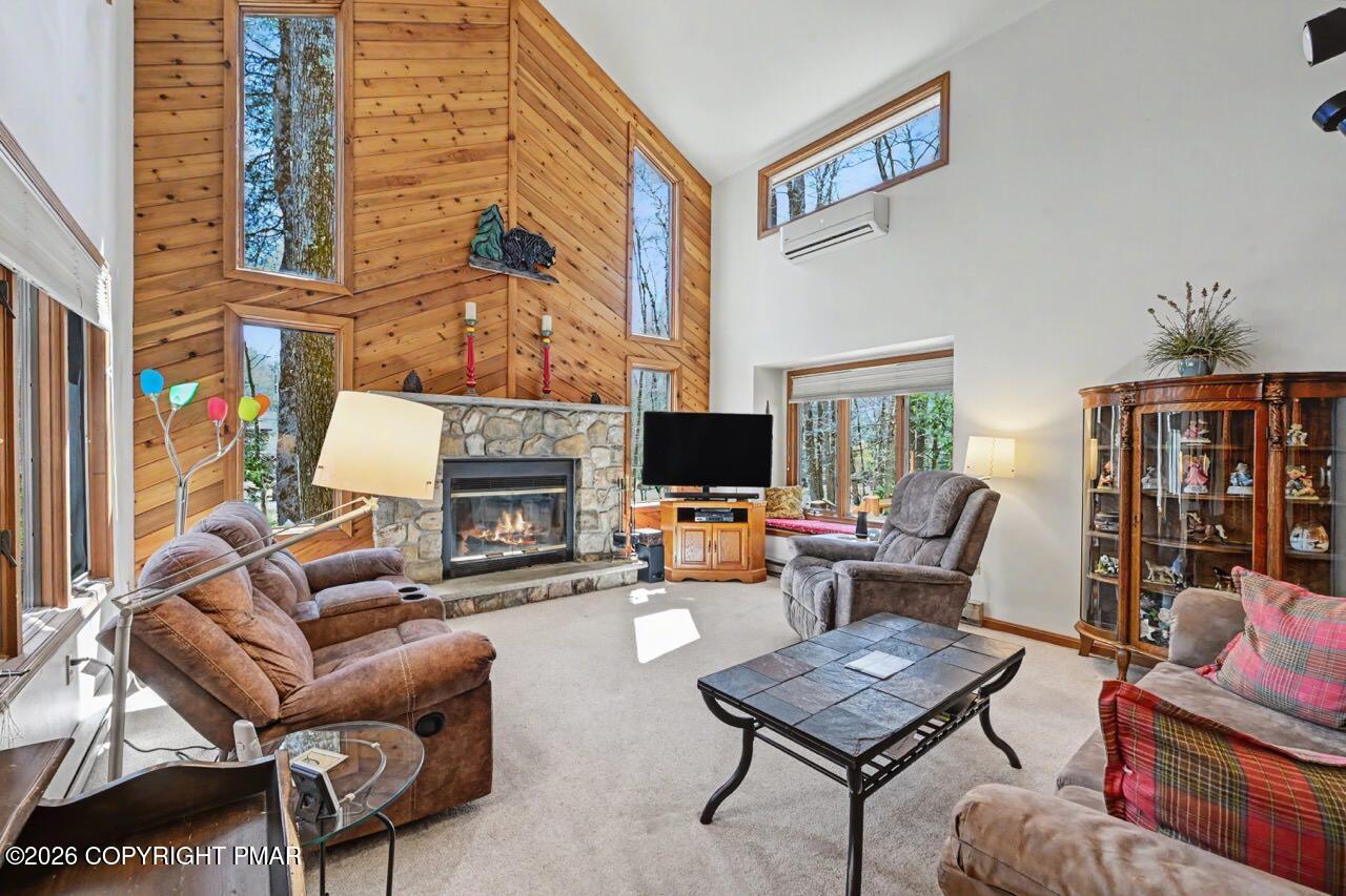 1146 Deer Trail Road Pocono Pines, PA 18350 - Photo 3 of 21 Great Room