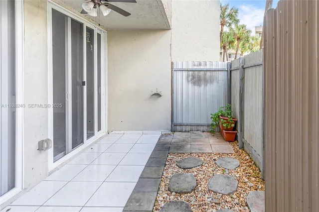 $1,735 | 10000 Northwest 80th Court, Unit 2162, Hialeah Gardens, FL 33016