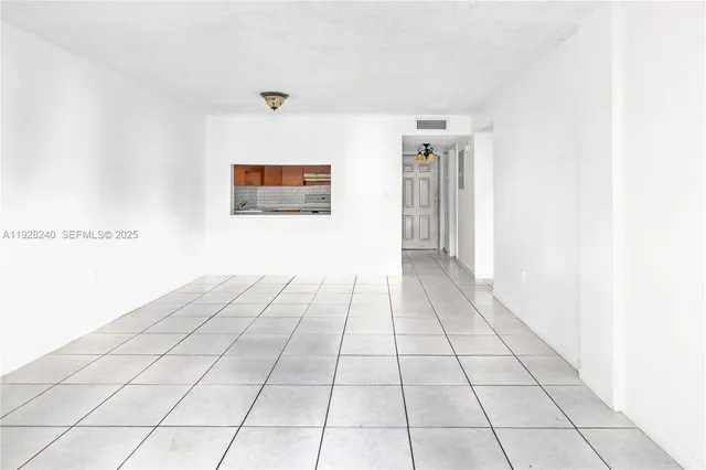 $1,735 | 10000 Northwest 80th Court, Unit 2162, Hialeah Gardens, FL 33016