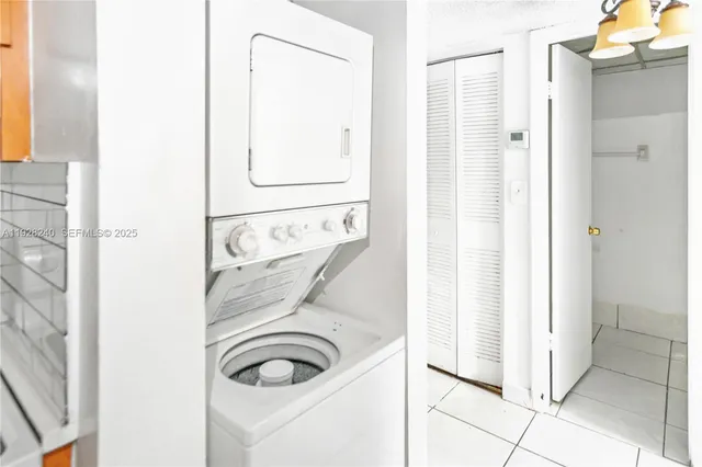 $1,735 | 10000 Northwest 80th Court, Unit 2162, Hialeah Gardens, FL 33016