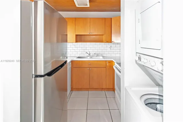 $1,735 | 10000 Northwest 80th Court, Unit 2162, Hialeah Gardens, FL 33016