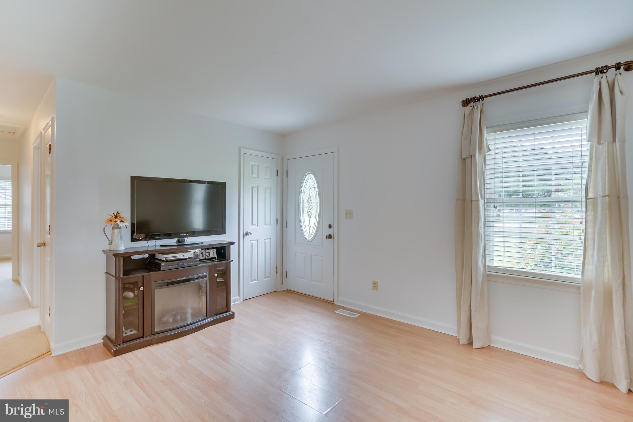 319 Chopping Road Mineral, VA 23117 - Photo 4 of 30 Living Room