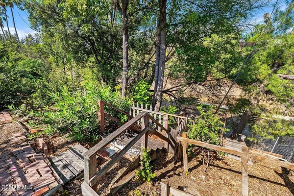 a view of an outdoor space
