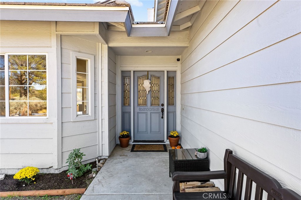 69945 Pinesmoke Road Mountain Center, CA 92561 - Photo 3 of 25 a living room filled with furniture