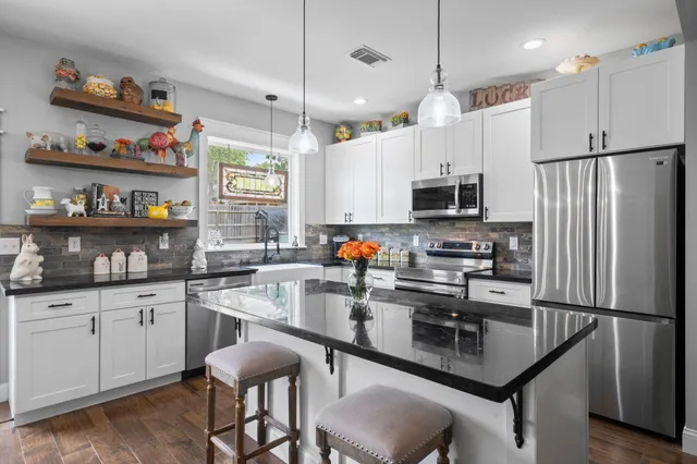 $320,000 | 249 Houston Street, Anderson, TX 77830