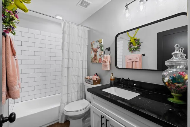 $320,000 | 249 Houston Street, Anderson, TX 77830