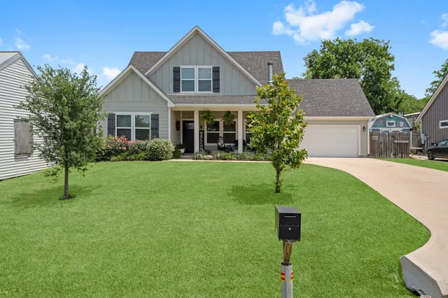 $320,000 | 249 Houston Street, Anderson, TX 77830
