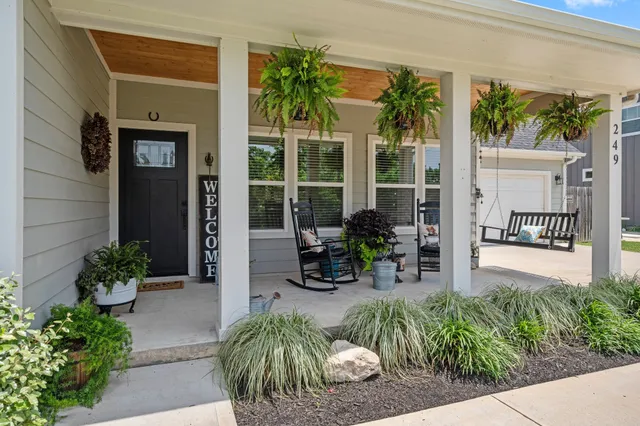 $320,000 | 249 Houston Street, Anderson, TX 77830