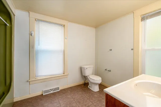 $185,000 | 518 Scott Avenue, Oshkosh, WI 54901