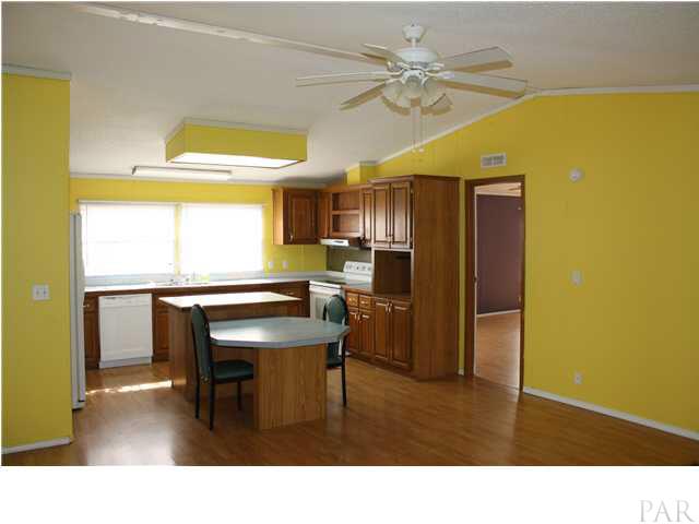 9848 American Farms Road Milton, FL 32583 - Photo 17 of 21 Kitchen w/Island