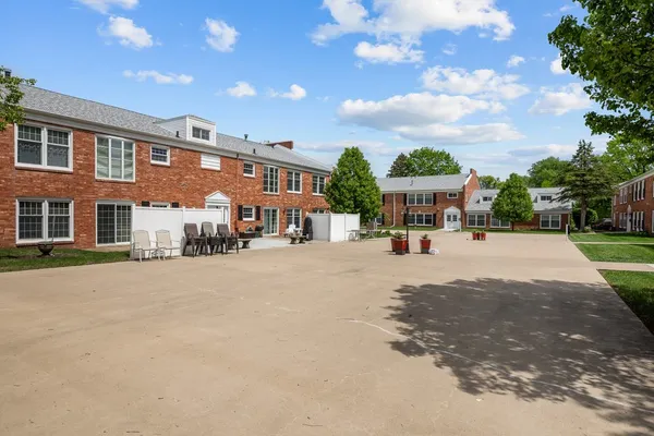 $225,000 | 3215 East Locust Street, Unit 15, Davenport, IA 52803