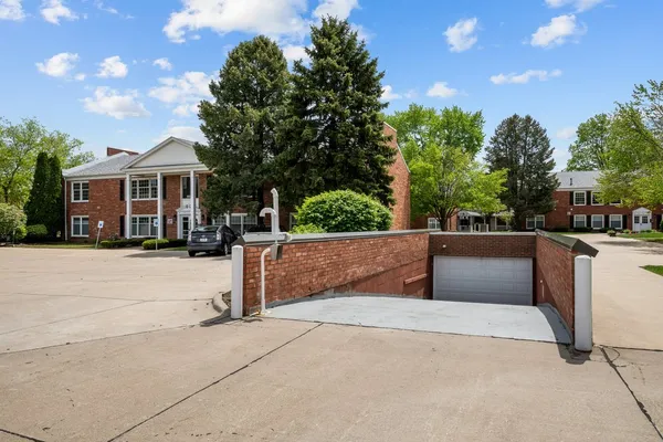 $225,000 | 3215 East Locust Street, Unit 15, Davenport, IA 52803