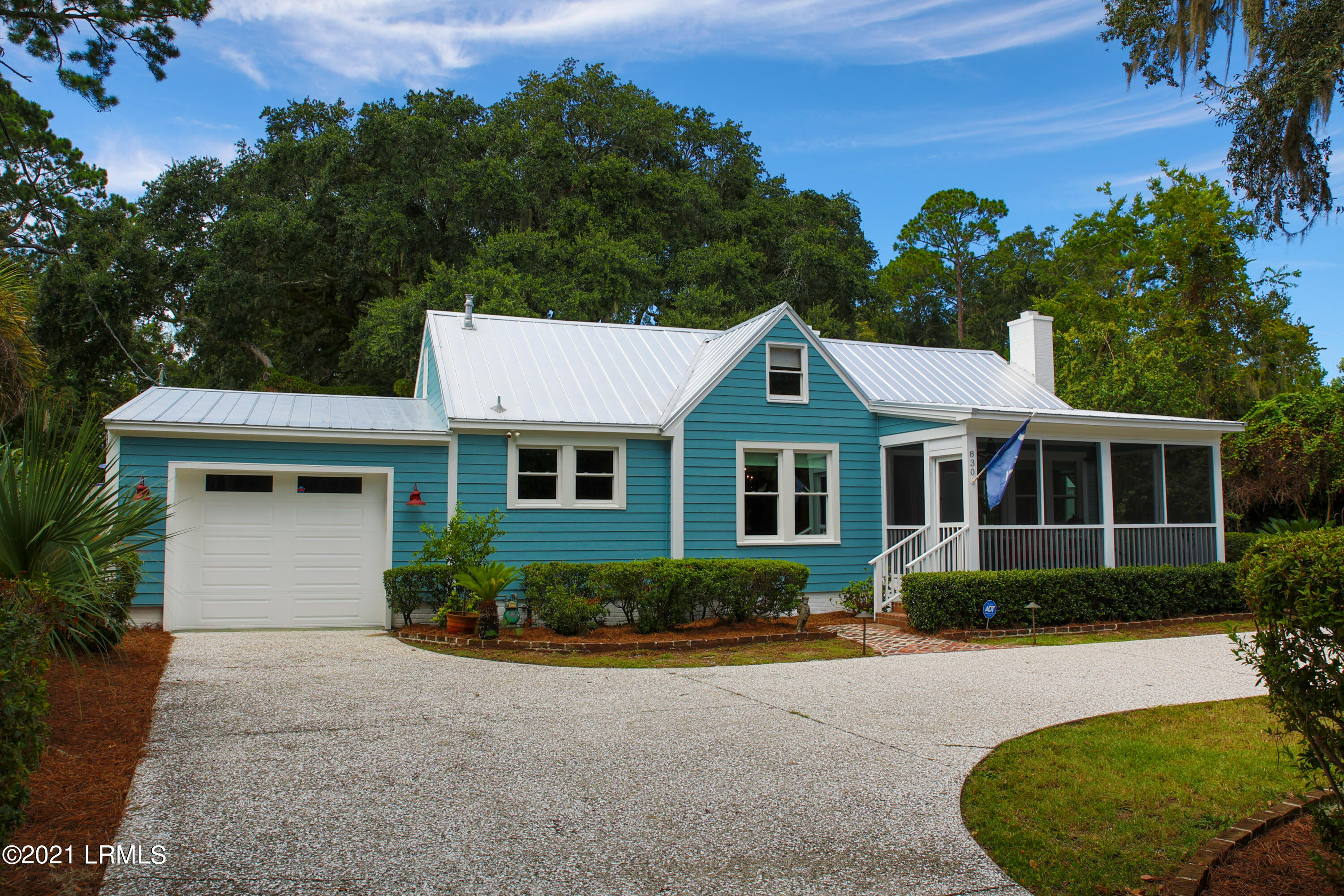 830 Ribaut Road Beaufort, SC 29902 - Photo 1 of 33 096A5012