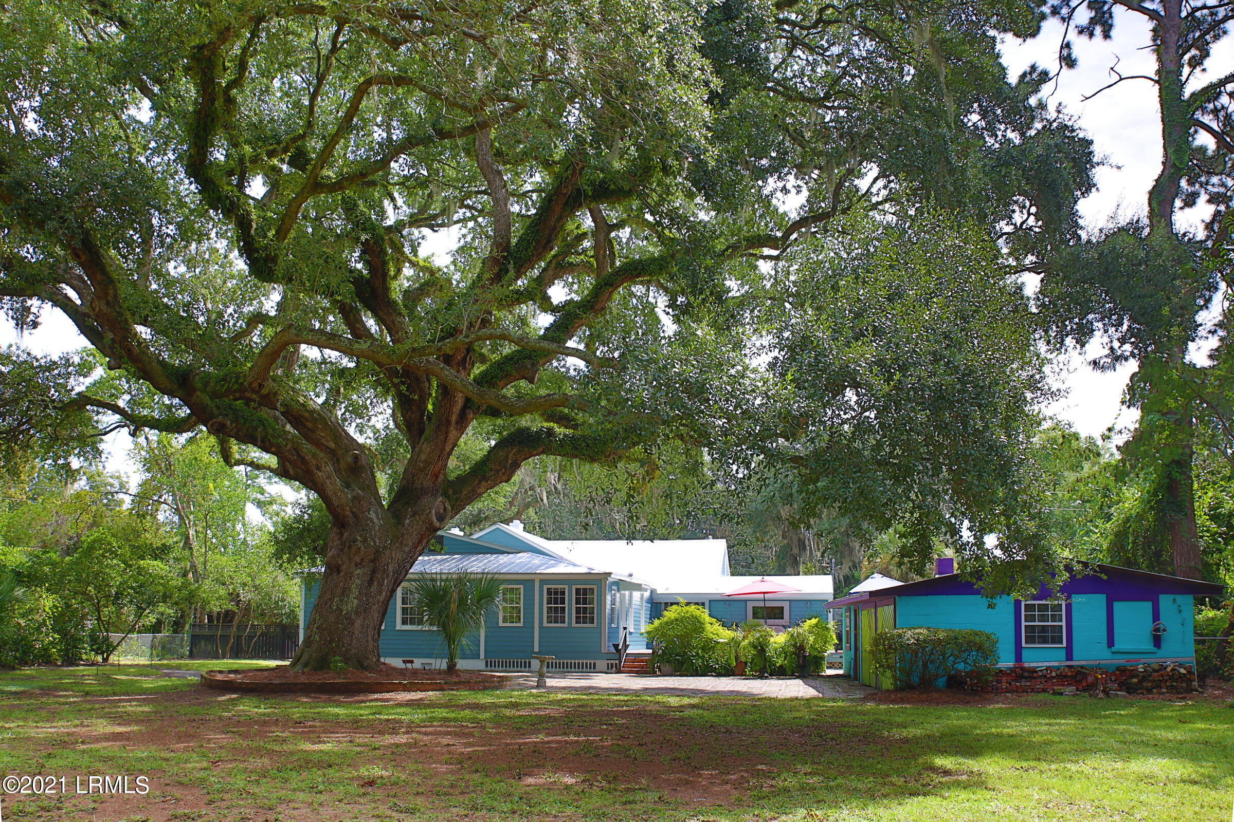 830 Ribaut Road Beaufort, SC 29902 - Photo 33 of 33 096A4800.1