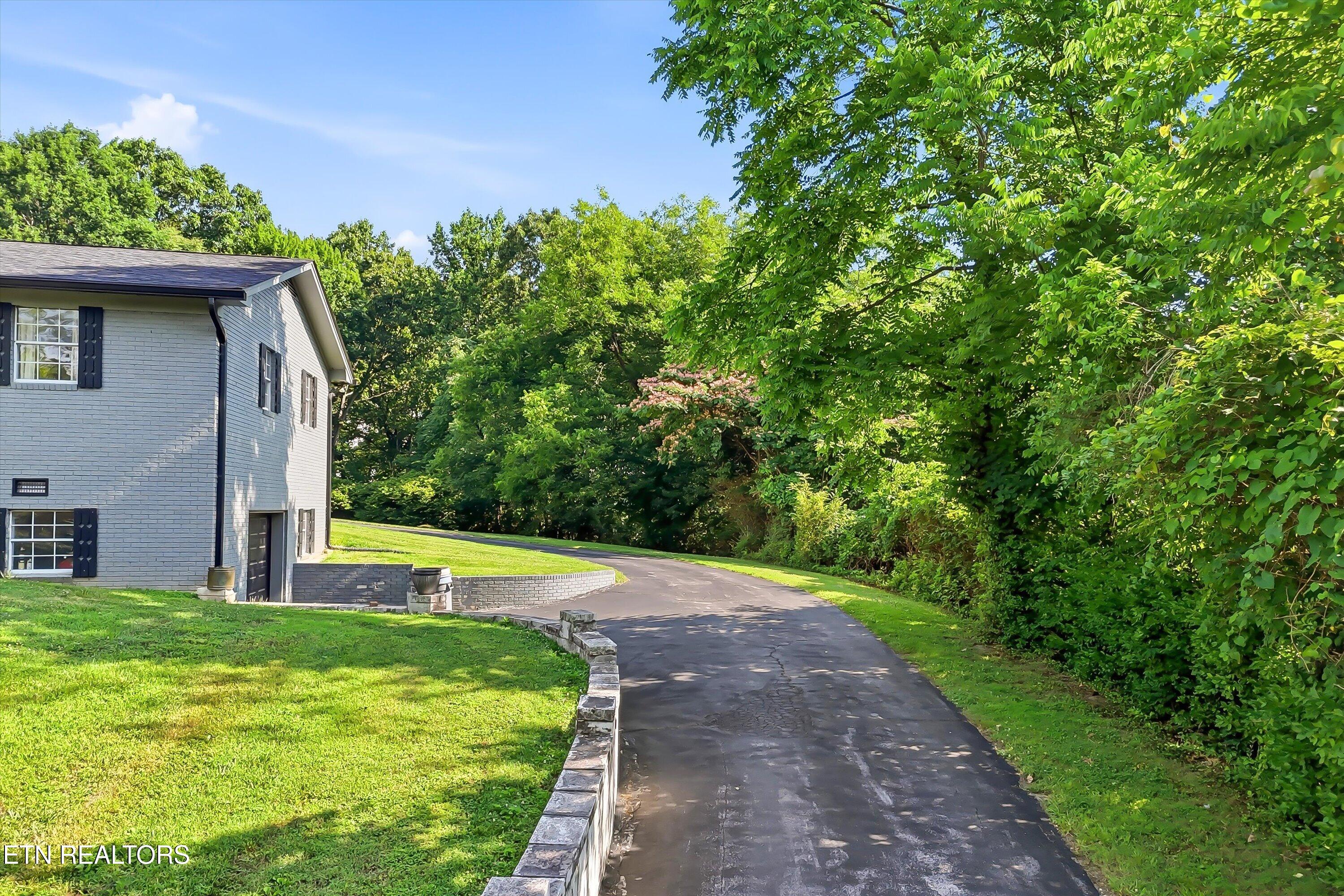 379 Wells Road Powell, TN 37849 - Photo 4 of 39 06-379 Wells Rd FINAL-4