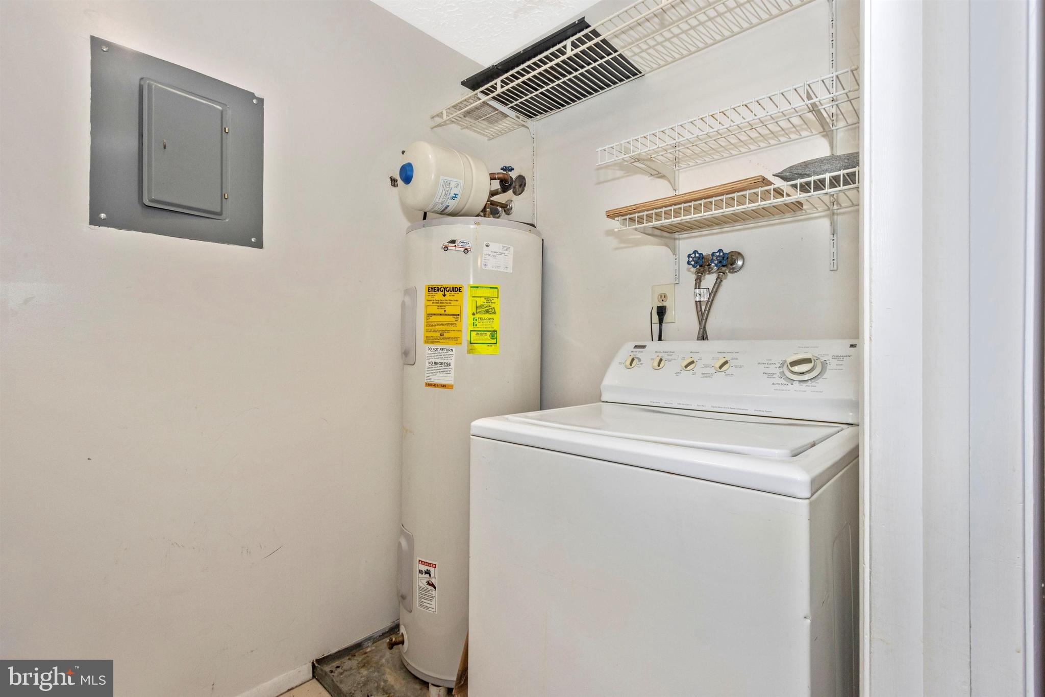 501 H Heather Ridge Drive, Unit 8H Frederick, MD 21702 - Photo 23 of 28 Full Size Washer and Dryer in Laundry Room