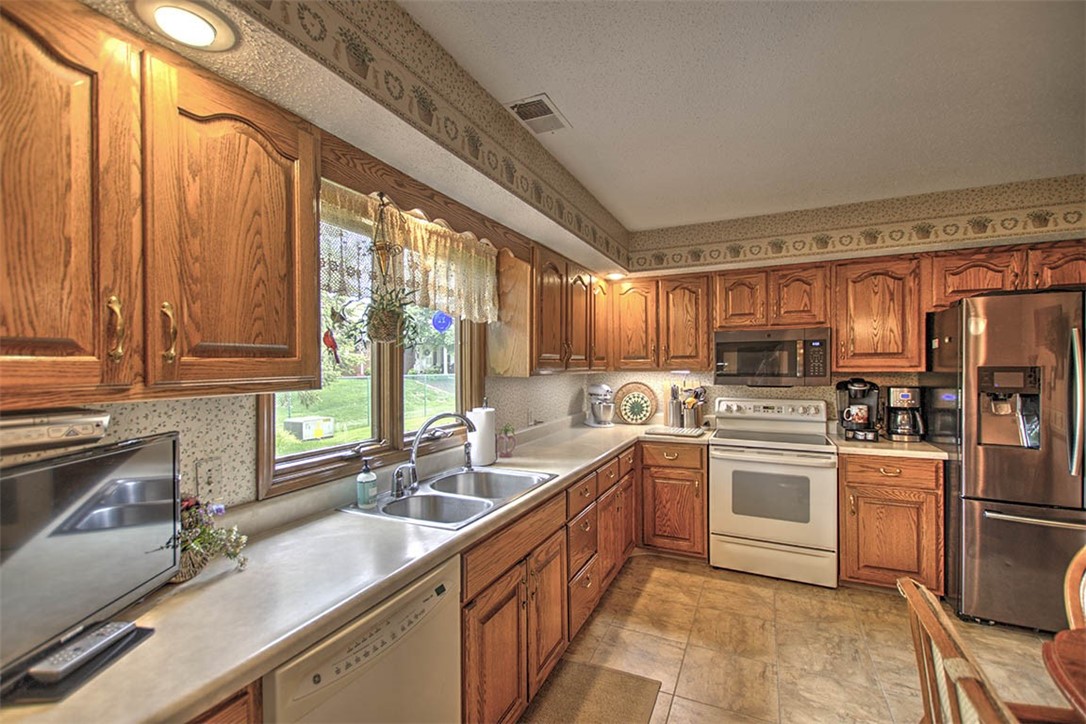 676 West Wolf Road Decatur, IL 62526 - Photo 17 of 34