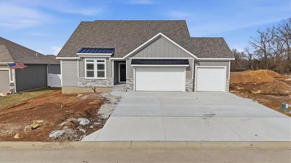 $529,900 | 11808 East 231st Street, Peculiar, MO 64078