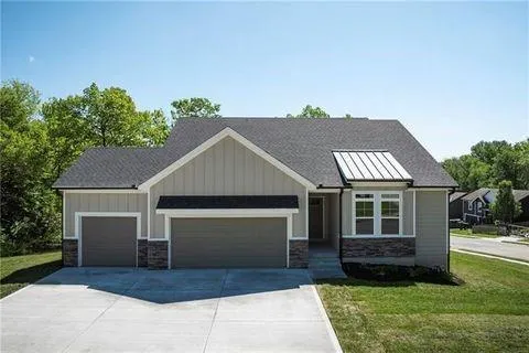 $540,000 | 11808 East 231st Street, Peculiar, MO 64078