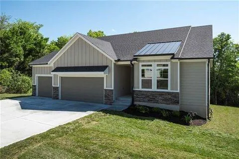 $540,000 | 11808 East 231st Street, Peculiar, MO 64078