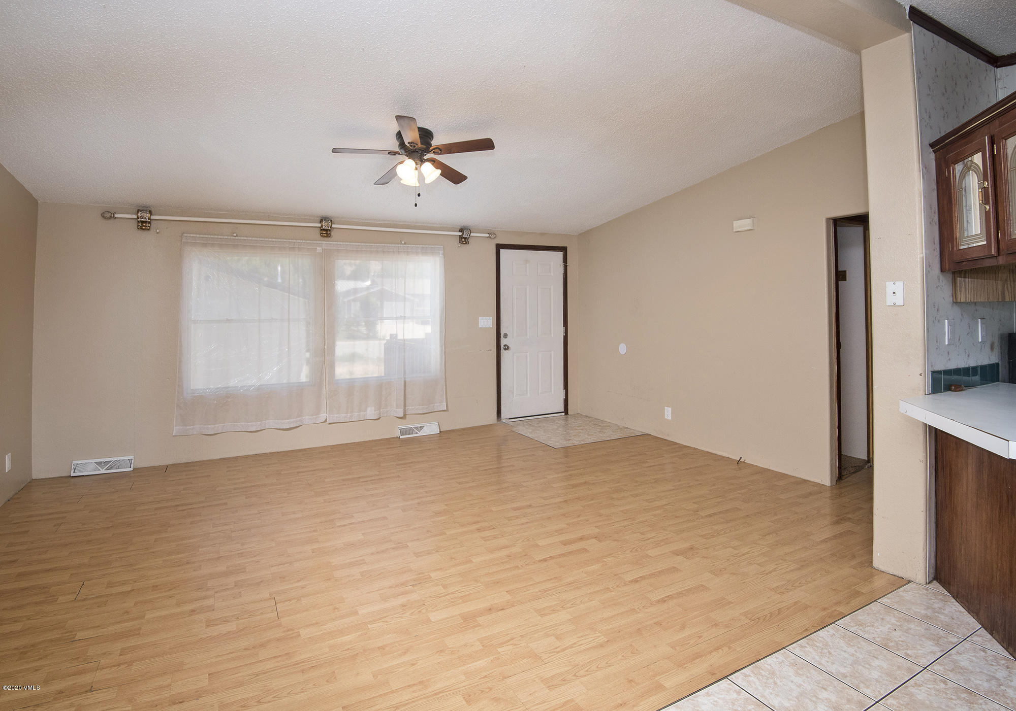 425 Porphyry Road Gypsum, CO 81637 - Photo 6 of 25 425-Porphyry-Rd-MLS_05
