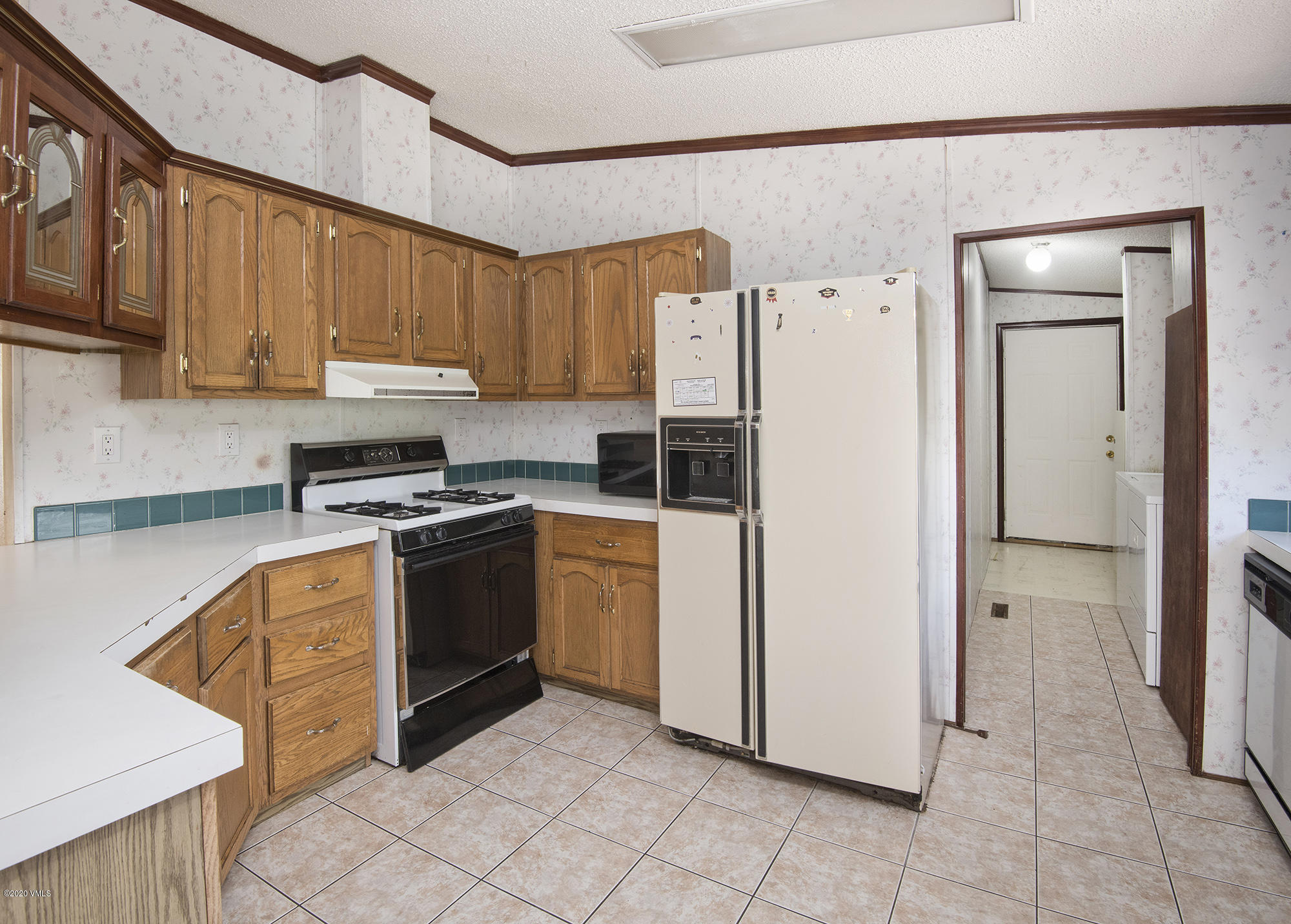 425 Porphyry Road Gypsum, CO 81637 - Photo 9 of 25 425-Porphyry-Rd-MLS_08
